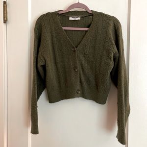Olive green V-Neck crop sweater